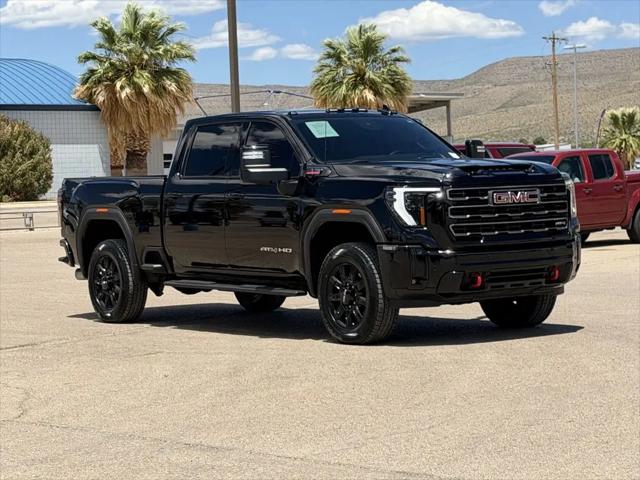 2025 GMC Sierra 2500HD 4WD Crew Cab Standard Bed AT4