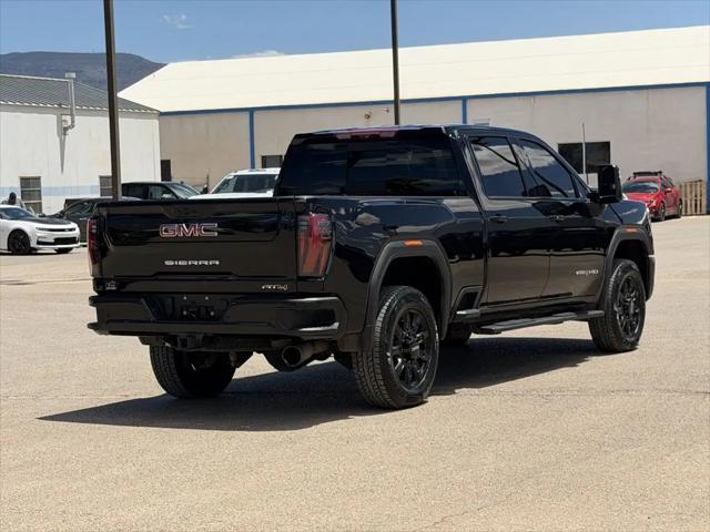 2025 GMC Sierra 2500HD 4WD Crew Cab Standard Bed AT4