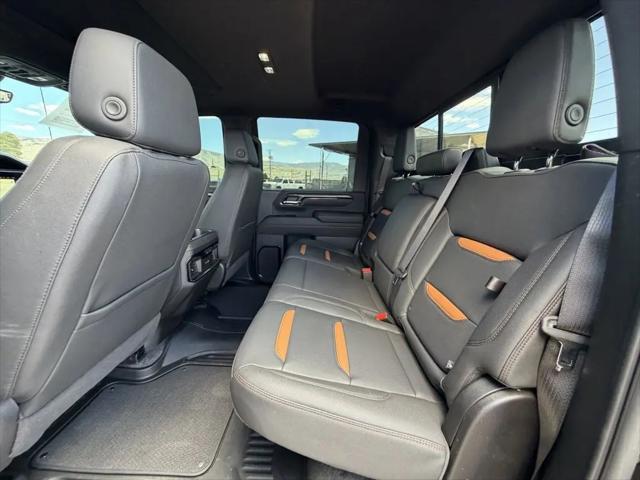 2025 GMC Sierra 2500HD 4WD Crew Cab Standard Bed AT4