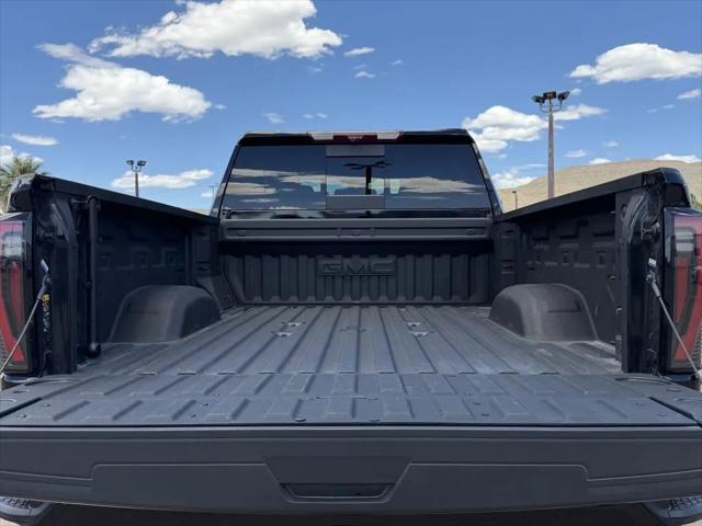 2025 GMC Sierra 2500HD 4WD Crew Cab Standard Bed AT4