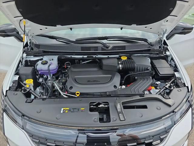 2027 Chrysler Pacifica Select