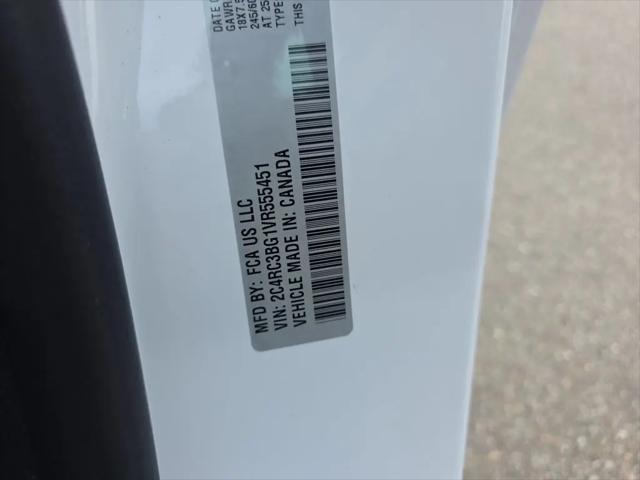 2027 Chrysler Pacifica Select