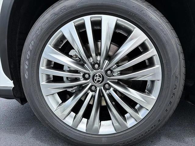 2026 Toyota Highlander Hybrid Platinum