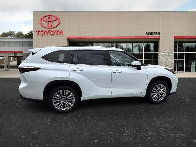 2026 Toyota Highlander Hybrid Platinum