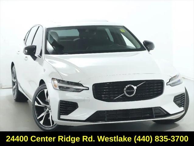 2022 Volvo S60 Recharge T8 R-Design Expression
