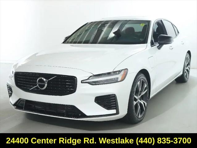 2022 Volvo S60 Recharge T8 R-Design Expression