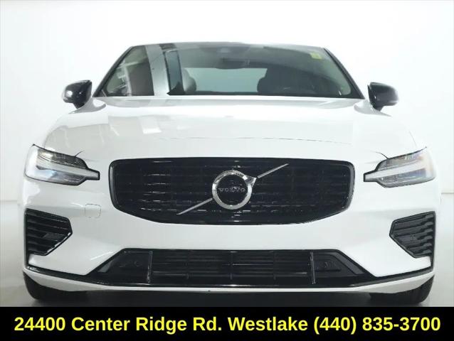 2022 Volvo S60 Recharge T8 R-Design Expression