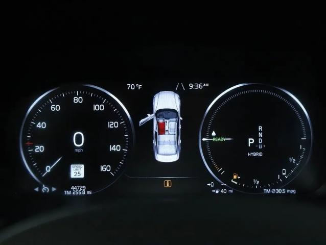 2022 Volvo S60 Recharge T8 R-Design Expression