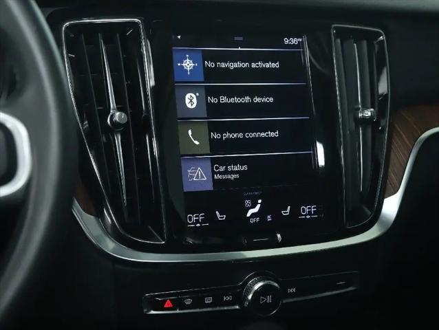 2022 Volvo S60 Recharge T8 R-Design Expression