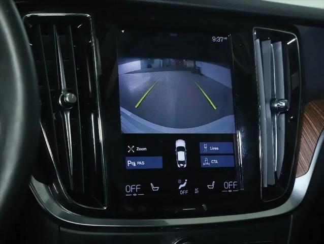 2022 Volvo S60 Recharge T8 R-Design Expression