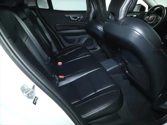 2022 Volvo S60 Recharge T8 R-Design Expression