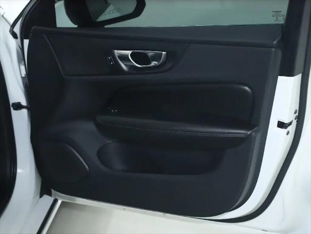 2022 Volvo S60 Recharge T8 R-Design Expression