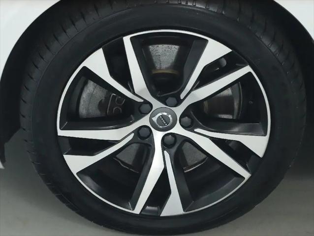 2022 Volvo S60 Recharge T8 R-Design Expression