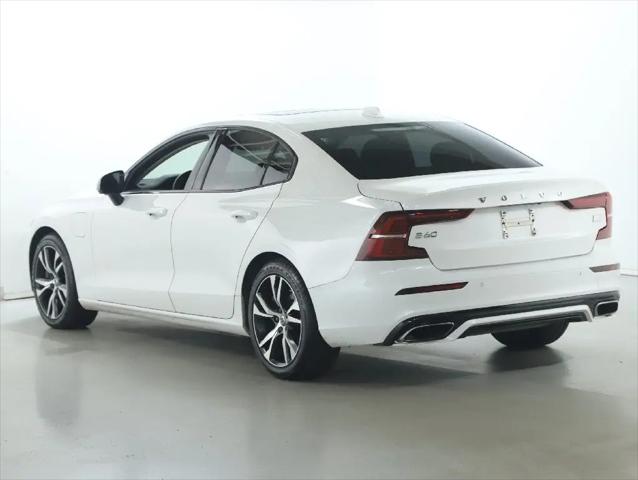2022 Volvo S60 Recharge T8 R-Design Expression