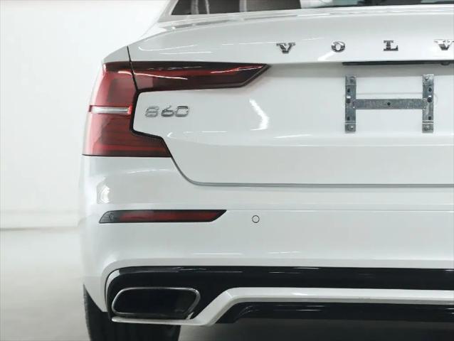 2022 Volvo S60 Recharge T8 R-Design Expression