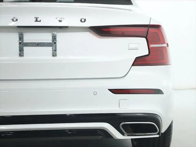 2022 Volvo S60 Recharge T8 R-Design Expression