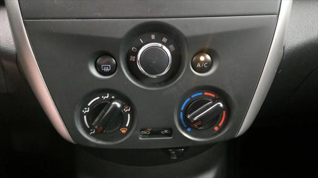 2016 Nissan Versa 1.6 SV