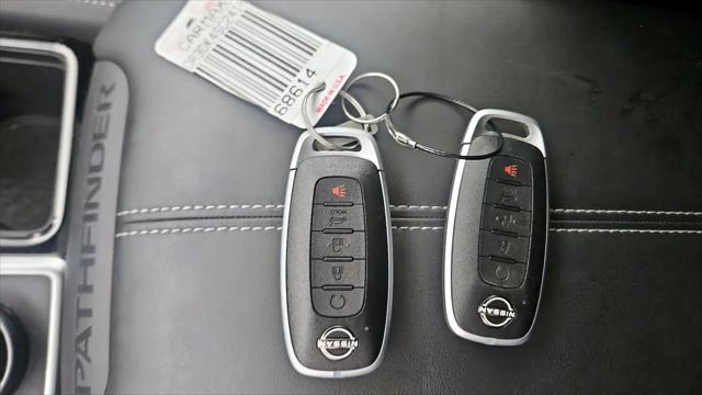 2025 Nissan Pathfinder Platinum 4WD