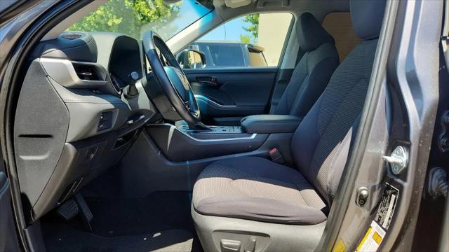 2021 Toyota Highlander LE