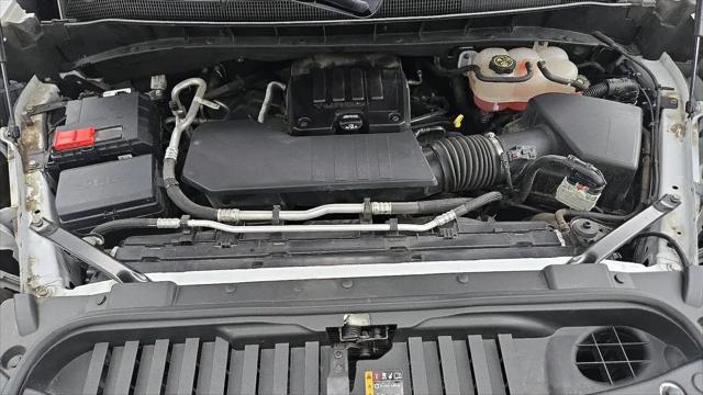 2023 Chevrolet Silverado 1500 4WD Crew Cab Short Bed Custom
