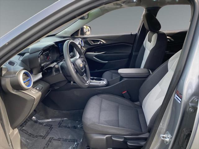 2025 Chevrolet Trax FWD LS
