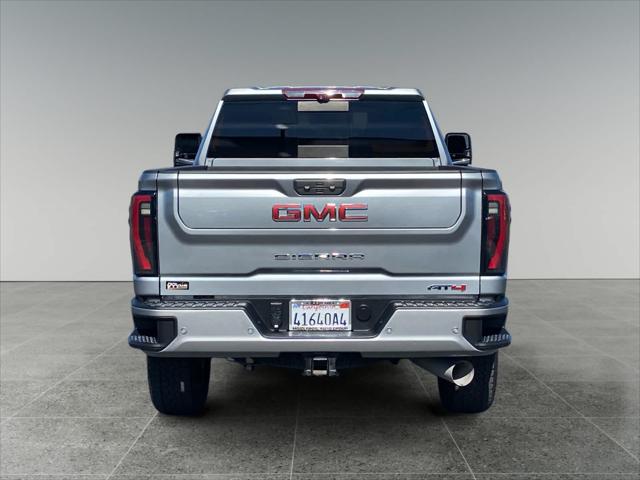 2024 GMC Sierra 2500HD 4WD Crew Cab Standard Bed AT4