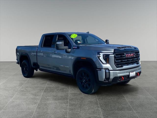 2024 GMC Sierra 2500HD 4WD Crew Cab Standard Bed AT4