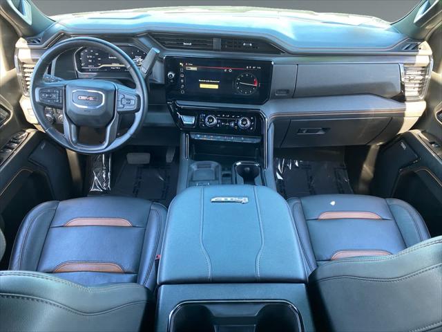 2024 GMC Sierra 2500HD 4WD Crew Cab Standard Bed AT4