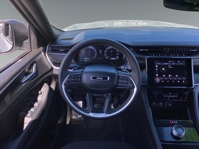 2024 Jeep Grand Cherokee L Laredo 4x2