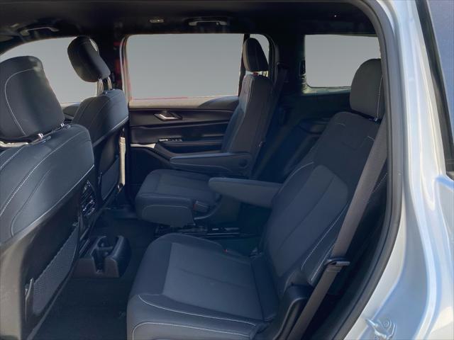 2024 Jeep Grand Cherokee L Laredo 4x2