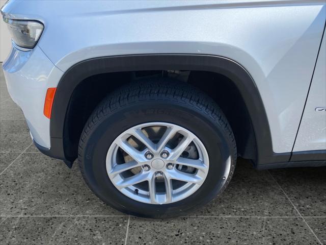 2024 Jeep Grand Cherokee L Laredo 4x2