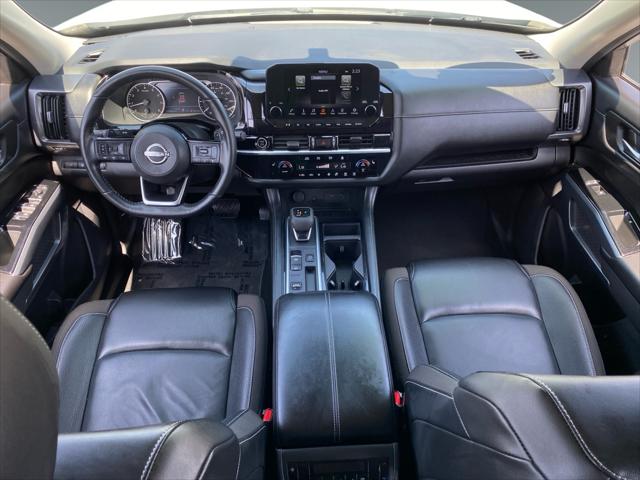 2024 Nissan Pathfinder SL FWD