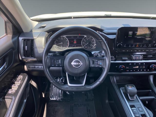 2024 Nissan Pathfinder SL FWD