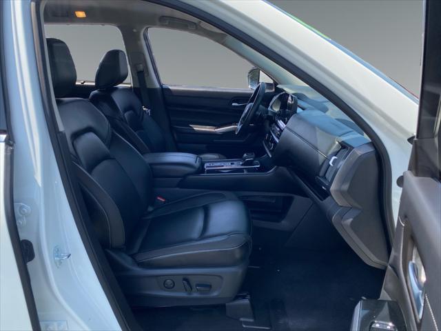 2024 Nissan Pathfinder SL FWD
