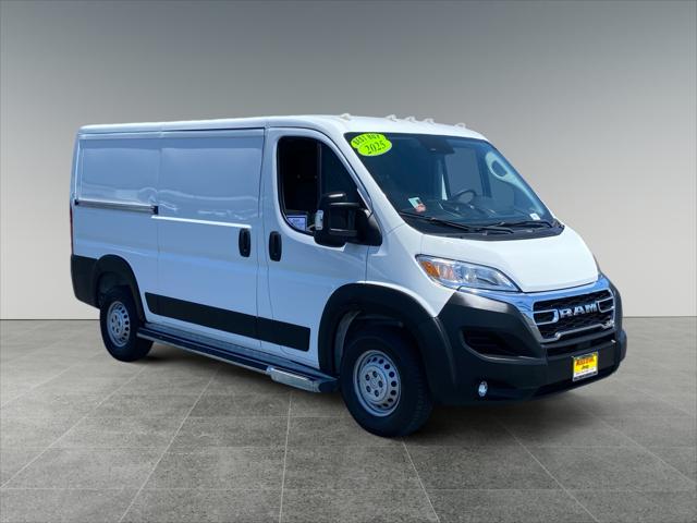 2025 Ram ProMaster 2500 Cargo Van Tradesman Low Roof 136" WB w/Pass Seat