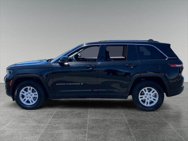 2023 Jeep Grand Cherokee Laredo 4x2