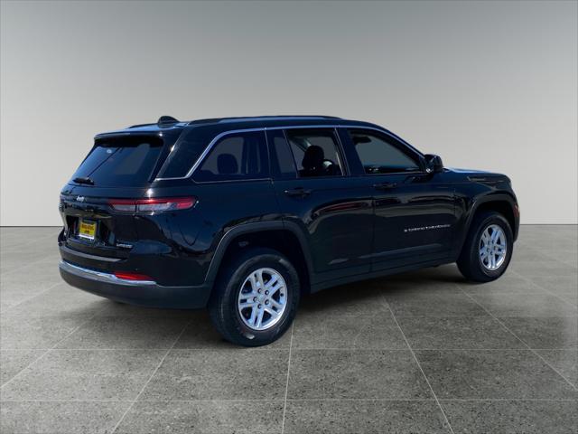 2023 Jeep Grand Cherokee Laredo 4x2
