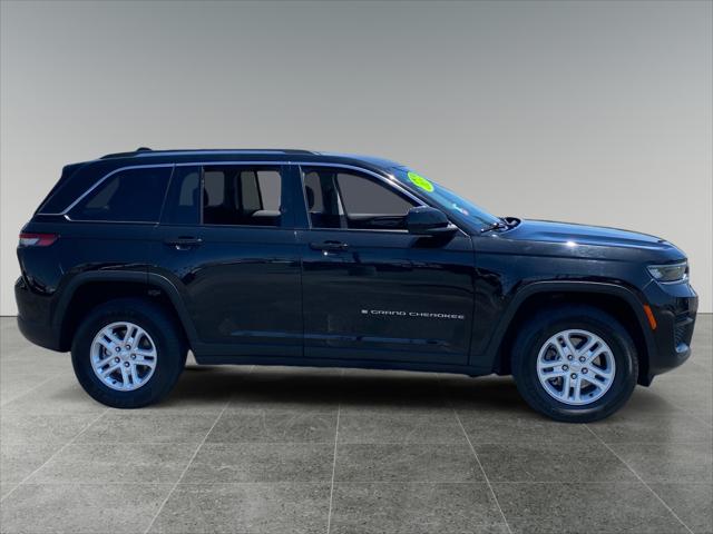 2023 Jeep Grand Cherokee Laredo 4x2