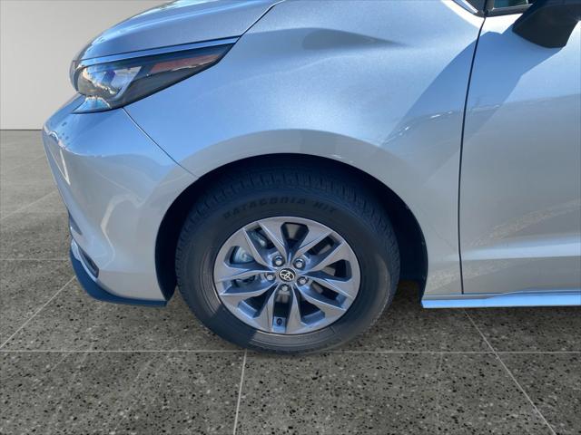 2025 Toyota Sienna LE
