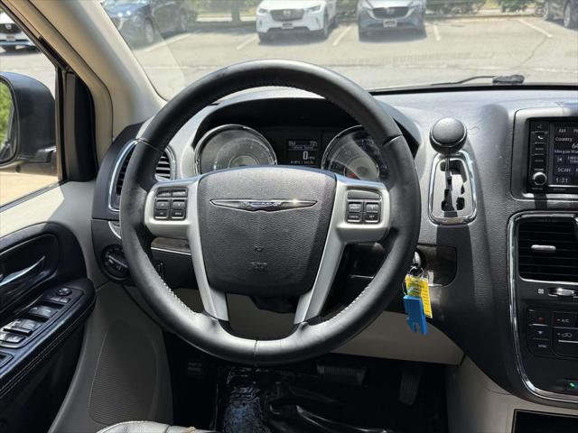 2015 Chrysler Town & Country Touring