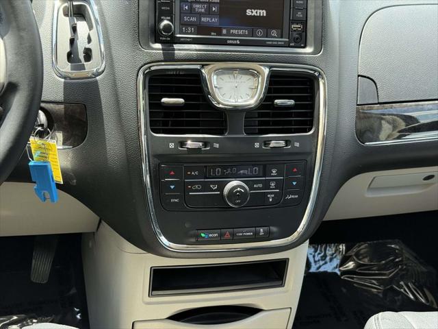 2015 Chrysler Town & Country Touring