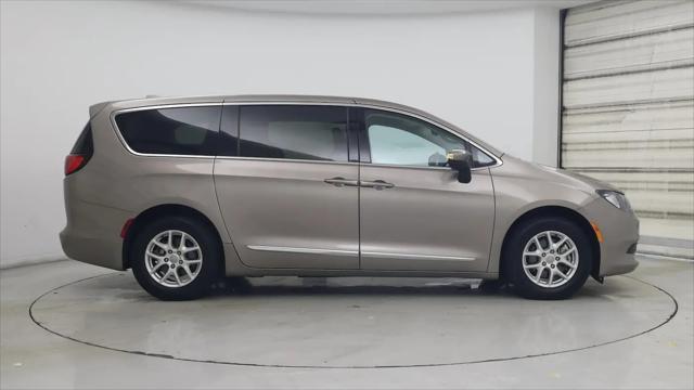 2017 Chrysler Pacifica LX