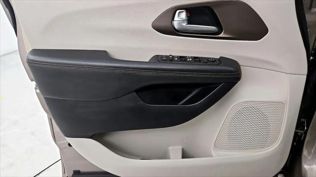2017 Chrysler Pacifica LX