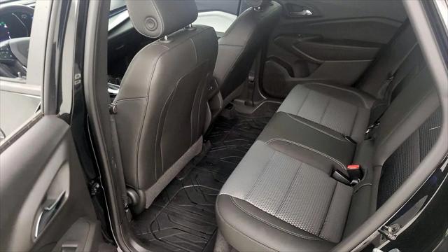 2025 Chevrolet Trax FWD LT