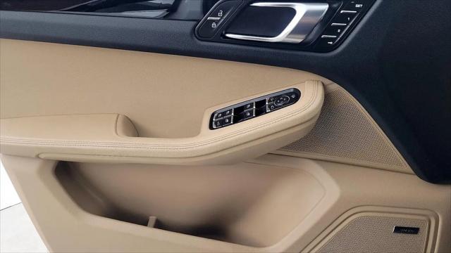 2022 Porsche Macan Macan