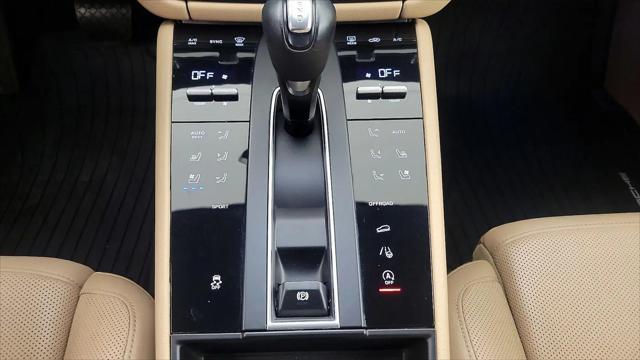 2022 Porsche Macan Macan