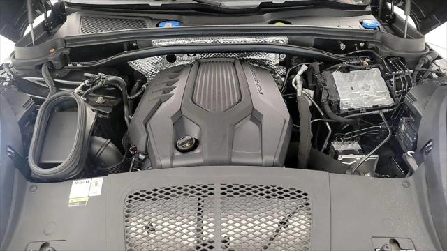 2023 Porsche Macan T