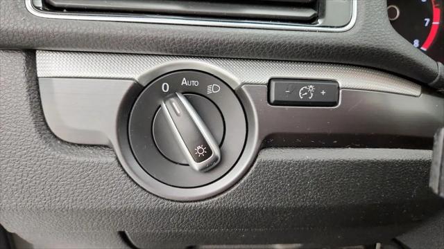 2017 Volkswagen Passat 1.8T R-Line