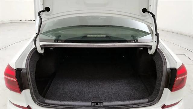 2017 Volkswagen Passat 1.8T R-Line