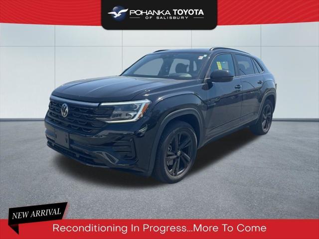 2025 Volkswagen Atlas Cross Sport 2.0T SEL R-Line Black